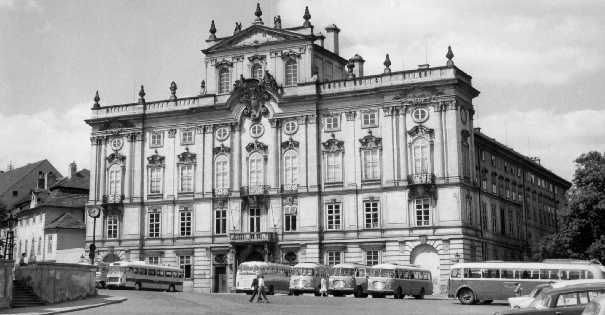 Archbishop's Palace, Prague - Before(INTERFOTO)